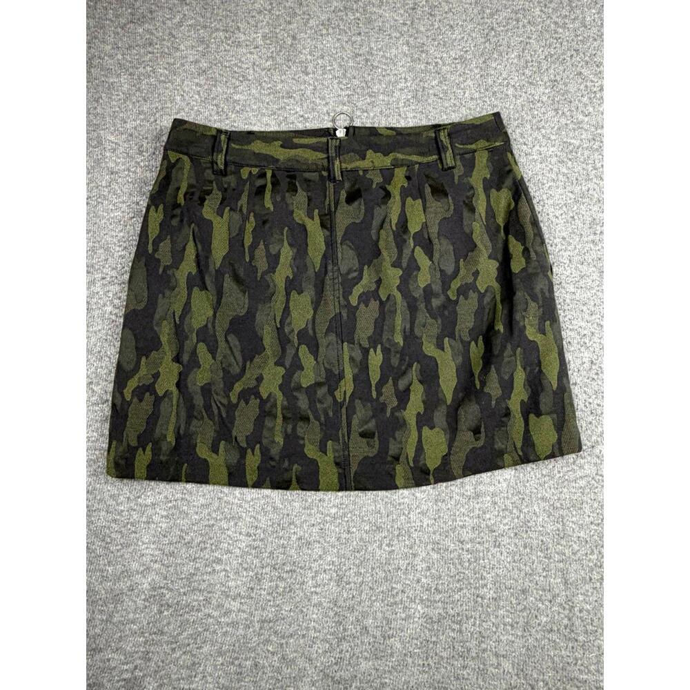 Forever 21 Camouflage Mini Skirt with Front Zipper Size 30